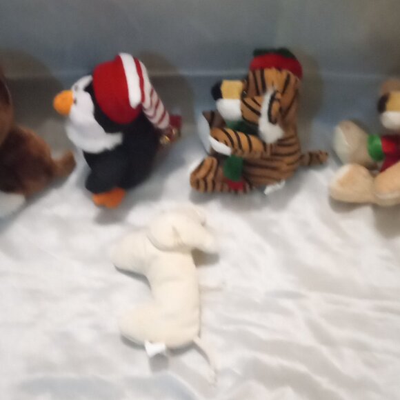 Plushes various stuff animals Christmas in July event decorative kidcore - Picture 2 of 5